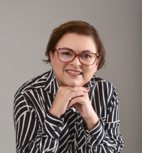 Dra. Débora Soares