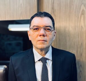Dr. Marcus Bessa